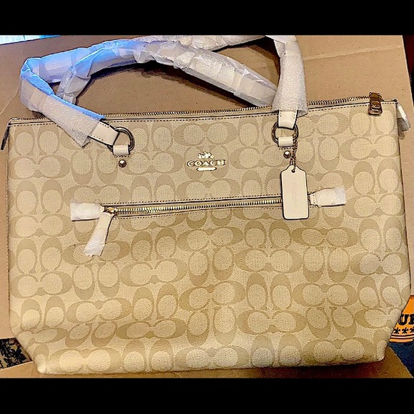 *Brand new* (NWT). Large Coach handbag. - Picture 3 of 8